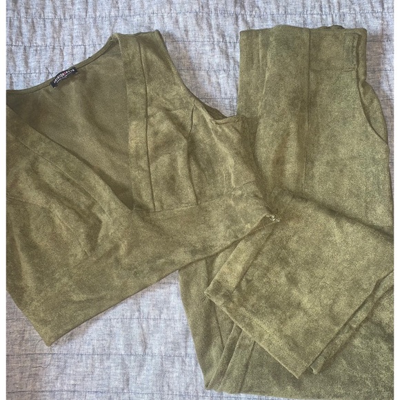 Fashion Nova faux suede green Co-ord set - Picture 4 of 8